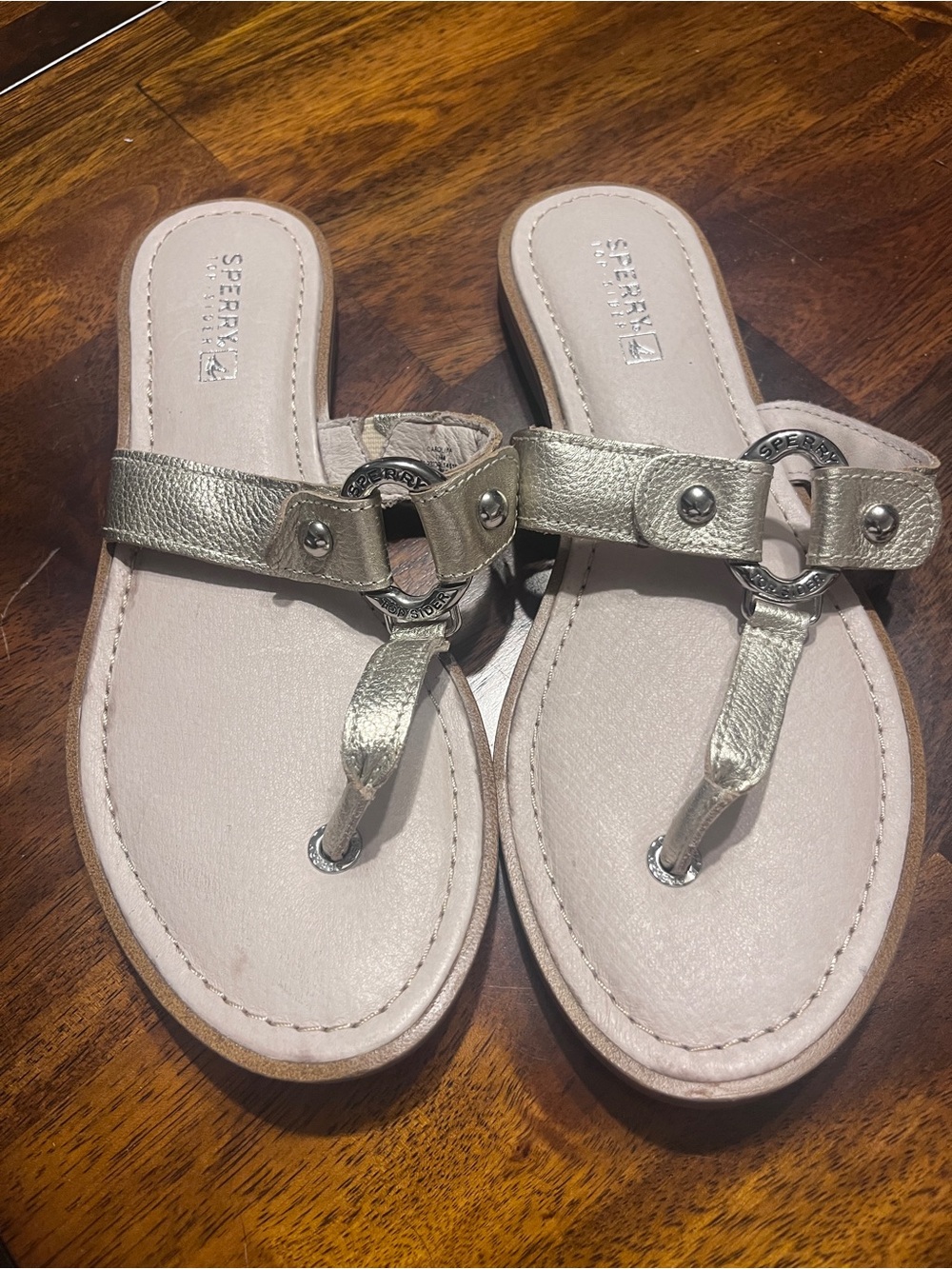 Sperry Carolina Gold Leather Thong Sandals 7
